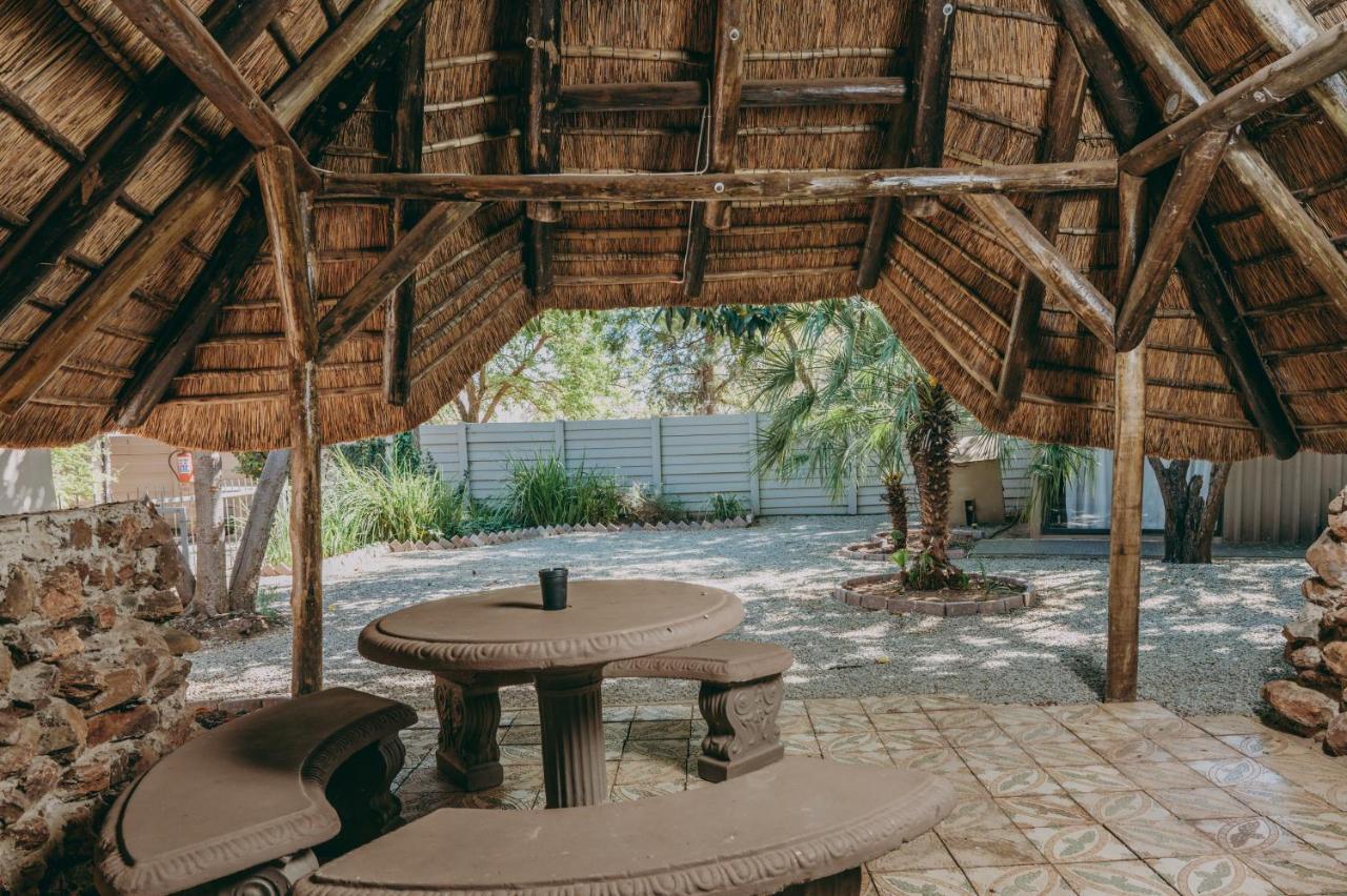 Cosy Cottages Guesthouse พ็อตเชฟสตรูม ภายนอก รูปภาพ