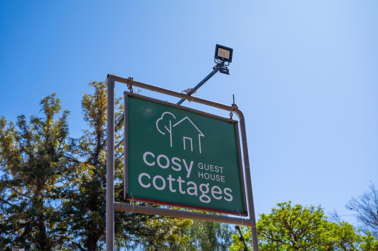 Cosy Cottages Guesthouse พ็อตเชฟสตรูม ภายนอก รูปภาพ