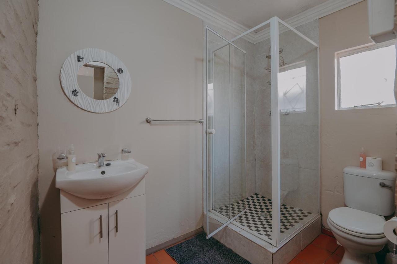Cosy Cottages Guesthouse พ็อตเชฟสตรูม ภายนอก รูปภาพ
